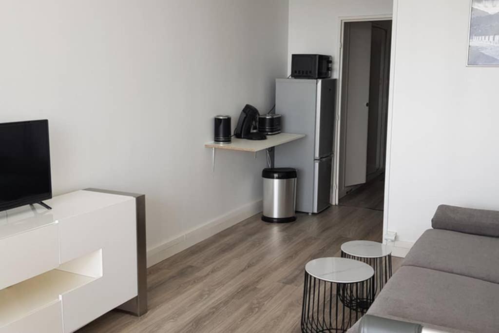 Beau studio rénové 30m2 balcon vue Paris+parking Apartamento Exterior foto